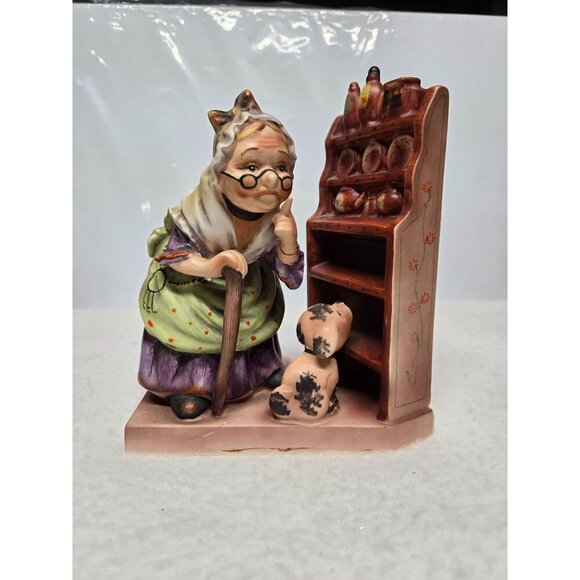 Old Mother Hubbard Figurine By Enesco - Hand-Painted Porcelain Vintage 7 in High - Picture 7 of 14
